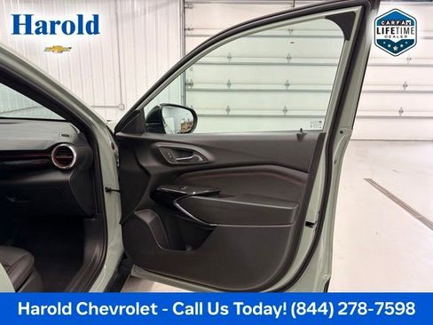 Used 2024 Chevrolet Trax RS w/ Driver Confidence Package FWD image 10