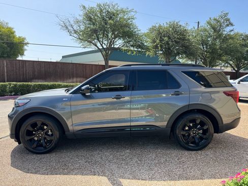 Used 2023 Ford Explorer ST-Line w/ Class IV Trailer Tow Package RWD image 6