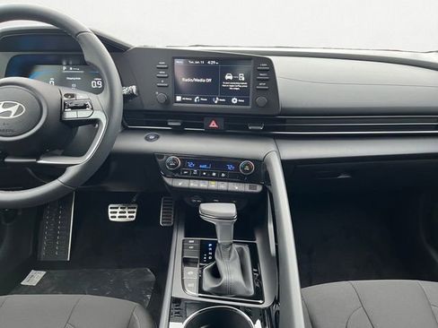 New 2026 Hyundai Elantra SEL Sport image 11