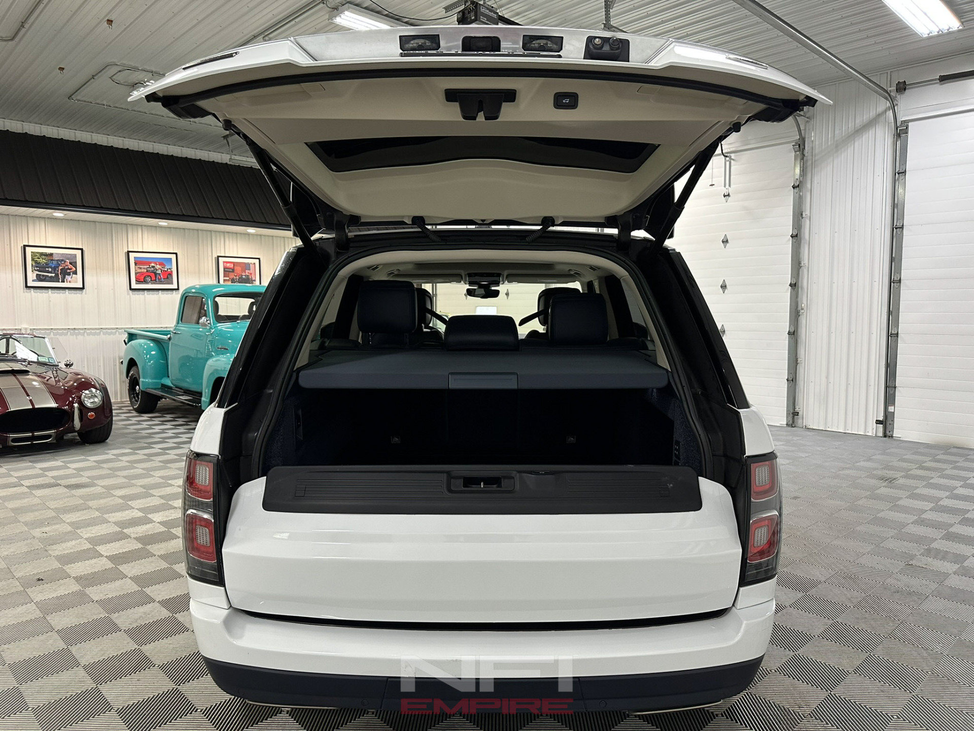 Used 2018 Land Rover Range Rover Supercharged AWD/4WD image 48