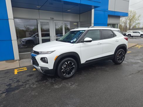 Certified 2023 Chevrolet TrailBlazer LT FWD image 2