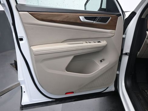 Used 2024 Volkswagen Atlas SE w/ Panoramic Sunroof Package image 27