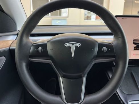Used 2023 Tesla Model Y Long Range image 29