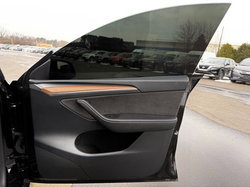 Used 2024 Tesla Model Y Long Range image 27