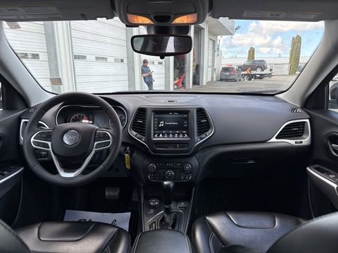 Used 2022 Jeep Cherokee Latitude AWD/4WD image 19