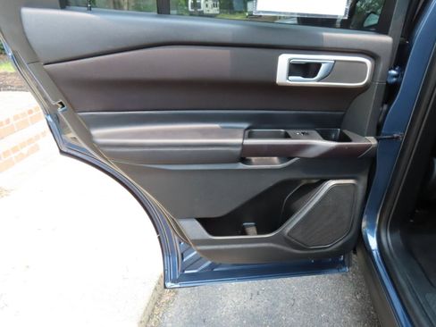 Used 2020 Ford Explorer XLT RWD image 18