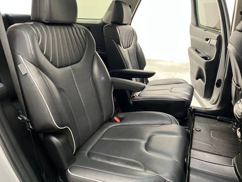 Used 2024 Hyundai Palisade Limited AWD/4WD image 25