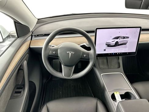 Used 2023 Tesla Model Y Long Range image 11