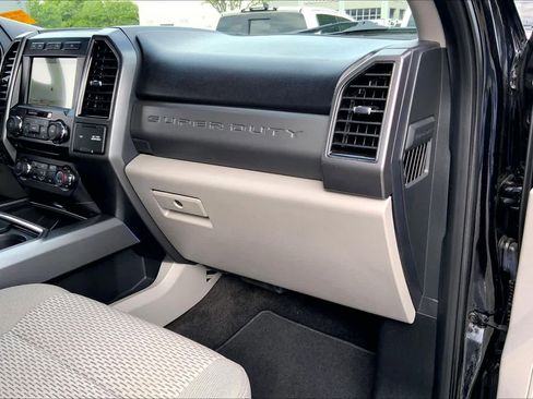 Used 2018 Ford F250 XLT w/ XLT Premium Package image 16