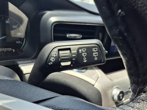 Used 2021 Ford Explorer XLT w/ Equipment Group 202A RWD image 18