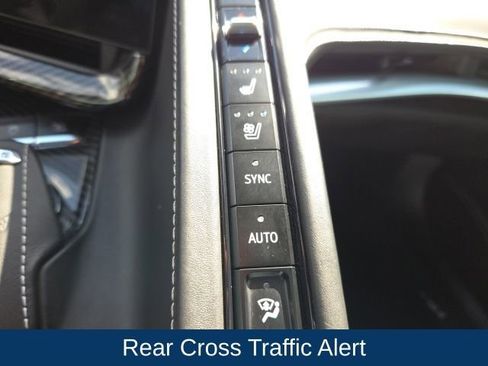 Used 2021 Chevrolet Corvette Stingray Premium Conv w/ Z51 Performance Package image 32