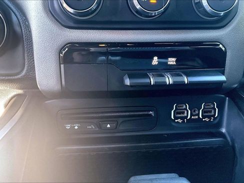 Used 2019 RAM 1500 Big Horn AWD/4WD image 34