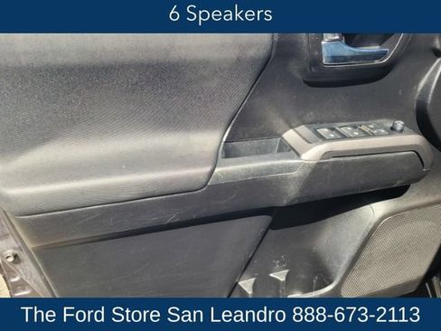 Used 2018 Toyota Tacoma TRD Off-Road w/ Technology Package AWD/4WD image 20