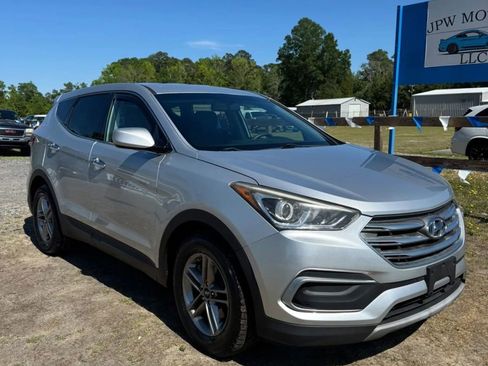 Used 2018 Hyundai Santa Fe Sport FWD image 2