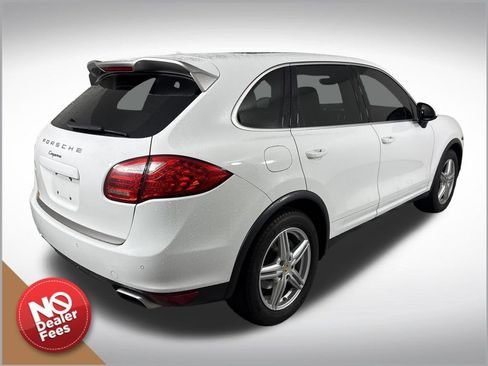 Used 2014 Porsche Cayenne Platinum Edition AWD/4WD image 3