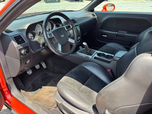 Used 2009 Dodge Challenger SRT8 w/ SRT Option Group II RWD image 12