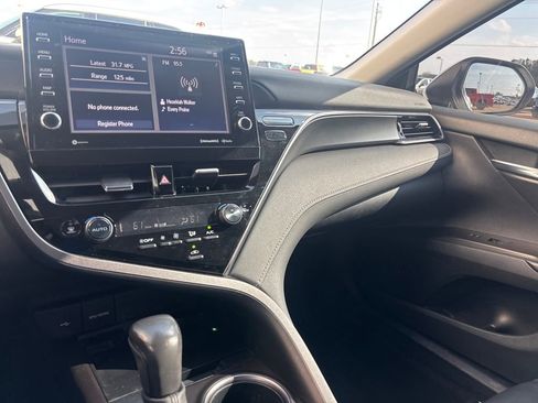 Used 2023 Toyota Camry SE w/ Cold Weather Package image 15