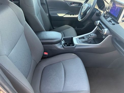 Used 2025 Toyota RAV4 XLE FWD image 26