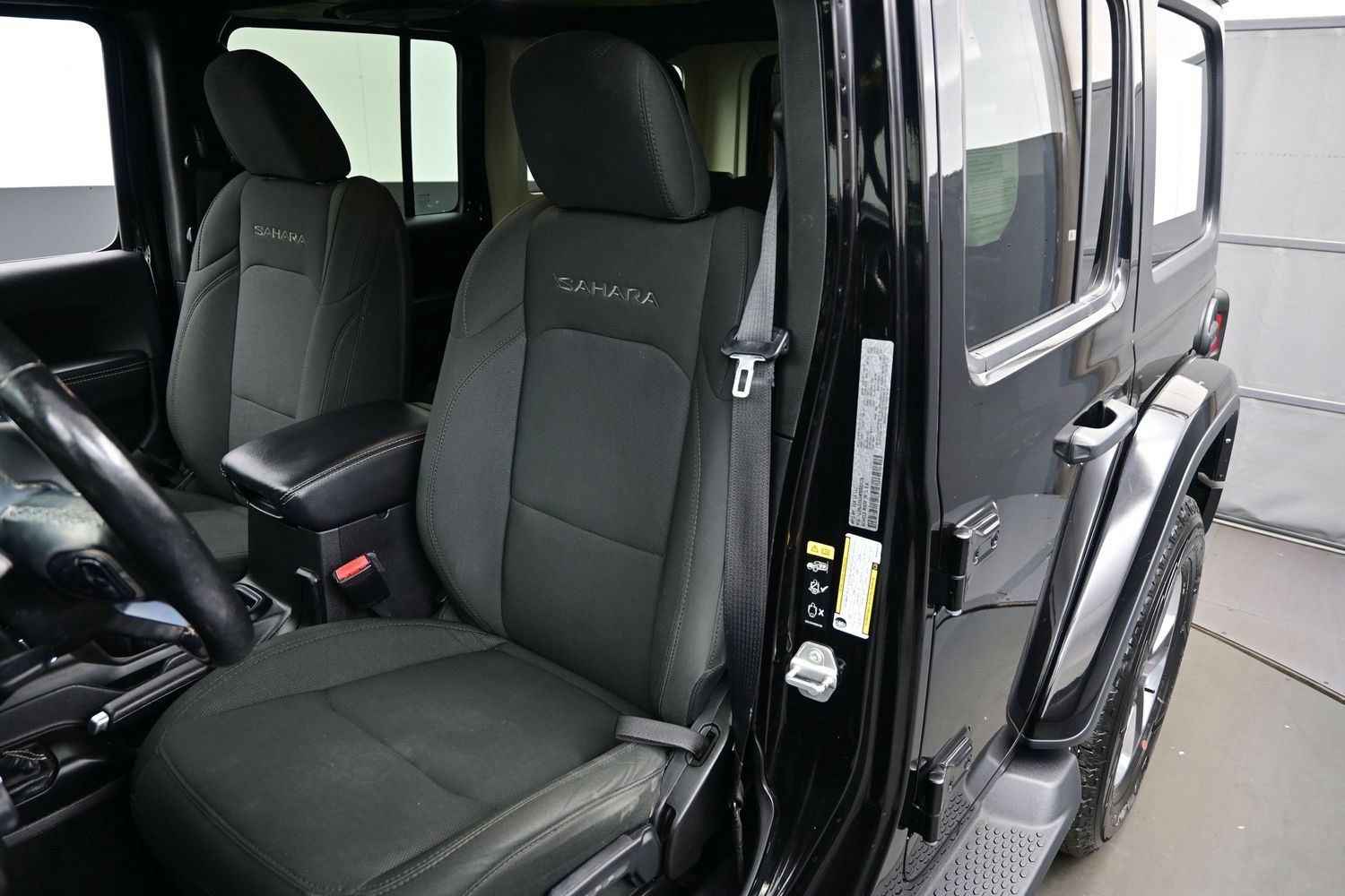 Used 2021 Jeep Wrangler Unlimited Sahara w/ Cold Weather Group AWD/4WD image 13