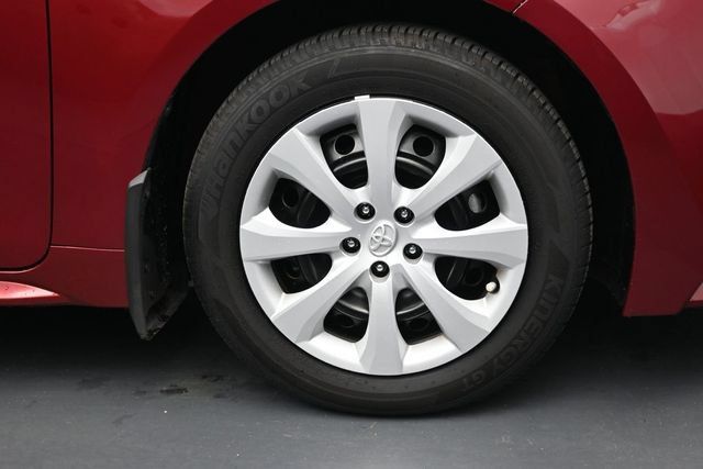 Used 2025 Toyota Corolla LE FWD image 32
