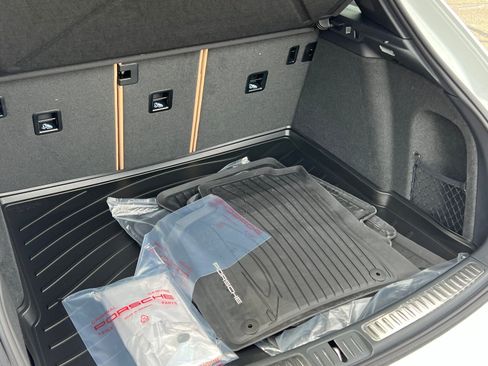 New 2026 Porsche Macan image 20