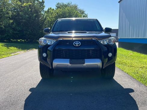 Used 2016 Toyota 4Runner Trail Premium AWD/4WD image 2