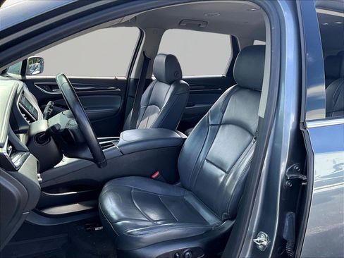 Used 2018 Buick Enclave Essence FWD image 21