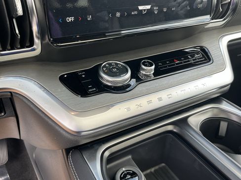 New 2026 Ford Expedition Max Platinum w/ Driver's Package image 19