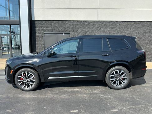 New 2025 Cadillac XT6 Sport w/ Technology Package image 2