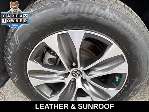 Used 2023 Toyota Highlander XLE image 14