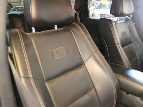 Used 2017 Jeep Grand Cherokee Overland image 11