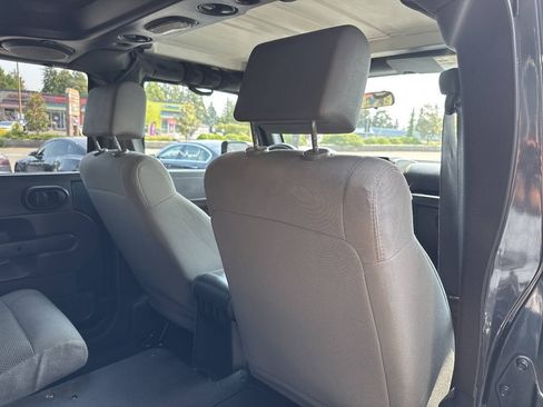 Used 2008 Jeep Wrangler Unlimited Sahara AWD/4WD image 20