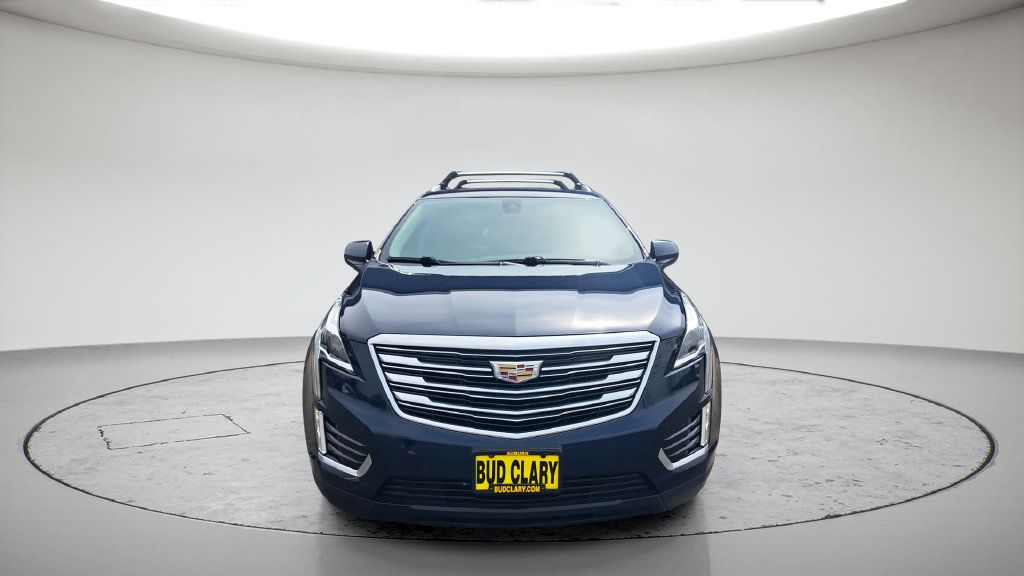 Used 2017 Cadillac XT5 Premium Luxury AWD/4WD image 2