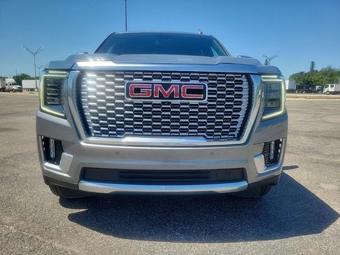 Used 2023 GMC Yukon Denali AWD/4WD image 4