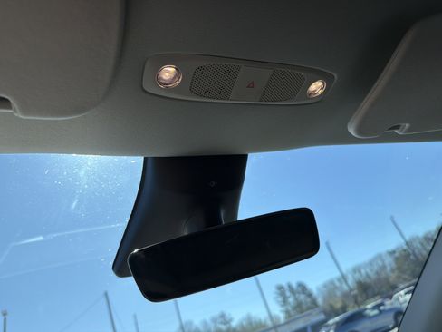 Used 2023 Tesla Model Y AWD image 28