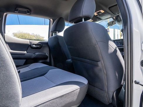 Used 2020 Toyota Tacoma TRD Sport w/ Technology Package image 22