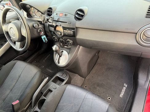 Used 2014 MAZDA MAZDA2 Sport image 28