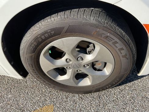 Used 2018 Chrysler Pacifica Touring Plus FWD image 11