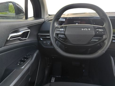New 2026 Kia Sportage LX FWD image 21