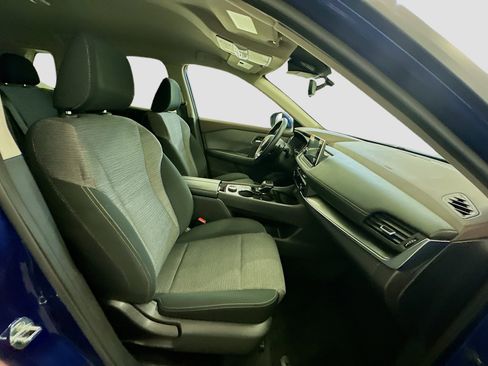 Used 2023 Nissan Rogue SV image 31