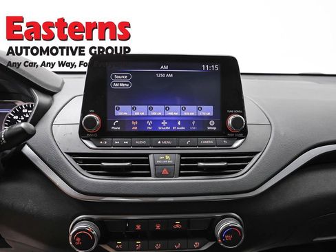 Used 2022 Nissan Altima 2.5 SV FWD image 12