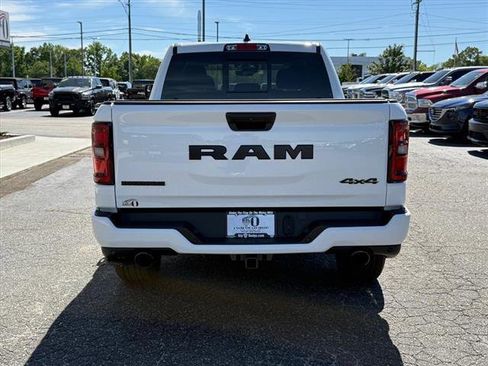 Used 2025 RAM 1500 Big Horn AWD/4WD image 4