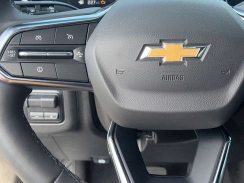 Used 2025 Chevrolet Suburban LT w/ Comfort Package RWD image 17