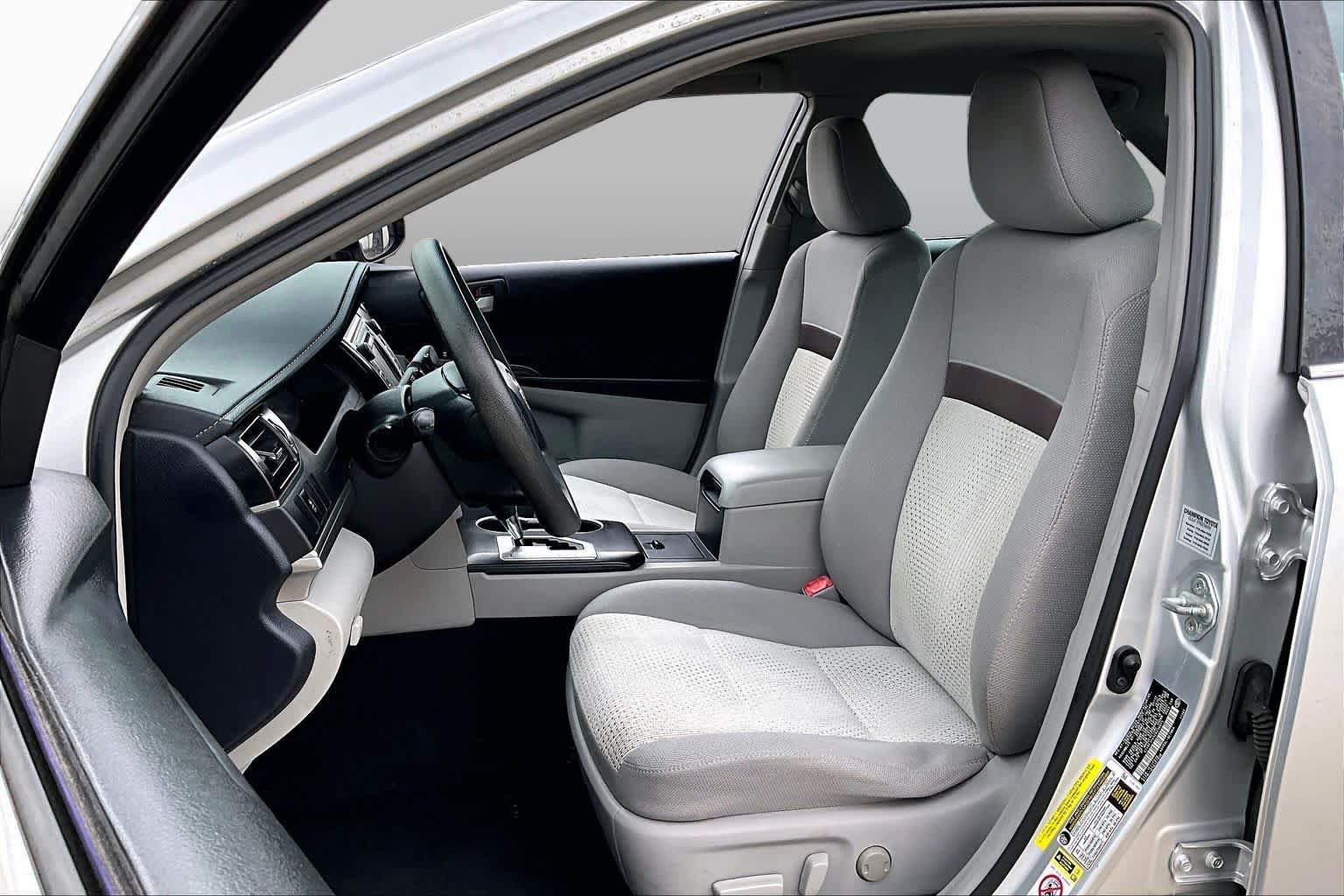 Used 2012 Toyota Camry LE FWD image 7