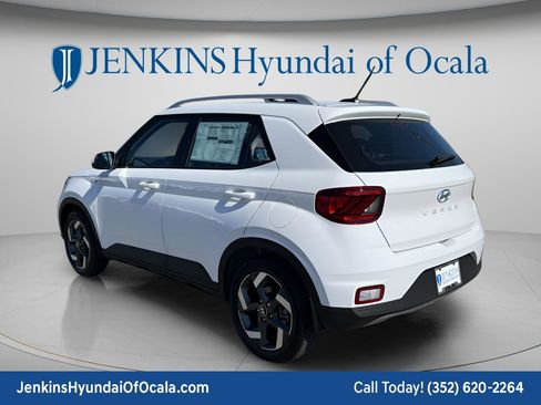 New 2025 Hyundai Venue SEL FWD image 6