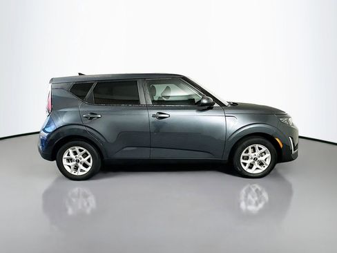 Used 2023 Kia Soul LX w/ LX Technology Package image 4