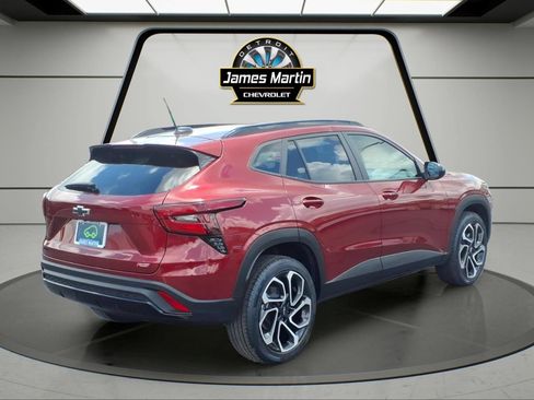 Certified 2024 Chevrolet Trax RS w/ Driver Confidence Package FWD image 4