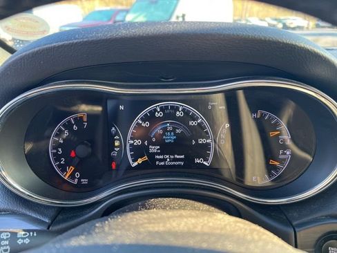 Used 2021 Jeep Grand Cherokee Limited w/ Luxury Group II image 19