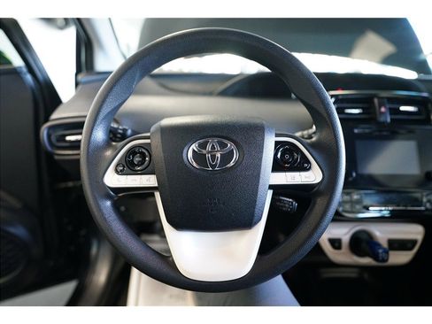 Used 2017 Toyota Prius Two image 18