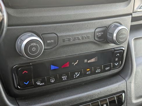 Used 2025 RAM ProMaster 2500 w/ Convenience Group FWD image 22